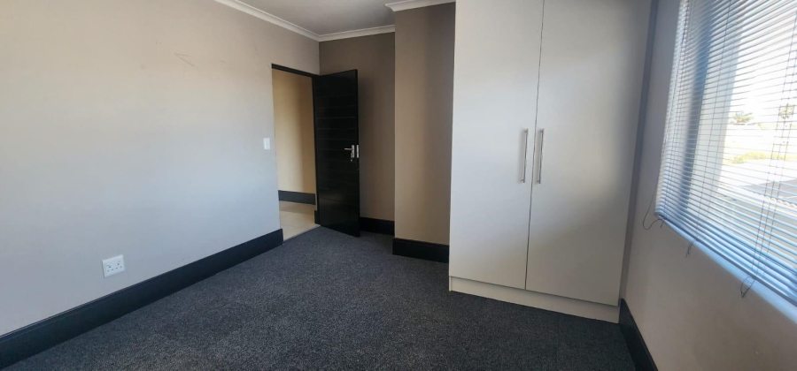 To Let 5 Bedroom Property for Rent in Parklands North Western Cape